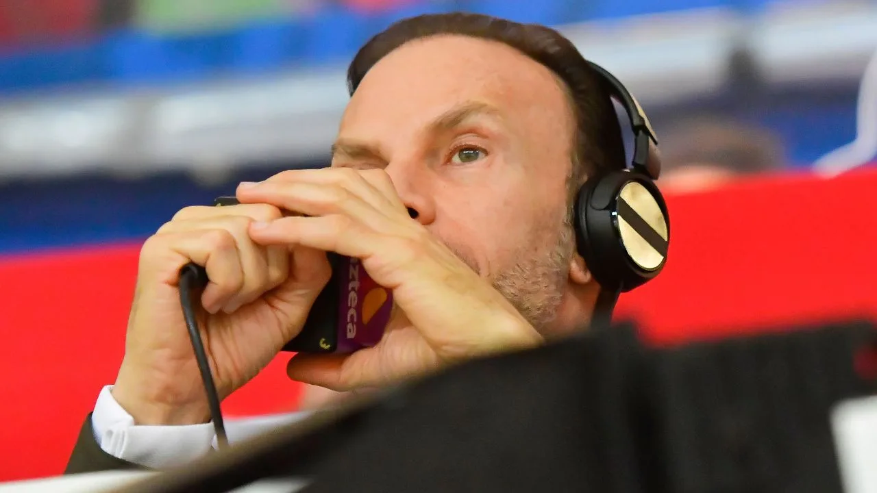 Zague exhibe al Atlante en pleno Mazatlán vs Cruz Azul y agarra en curva a TV Azteca.