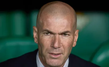 Zinedine Zidane y su futuro en los banquillos.
