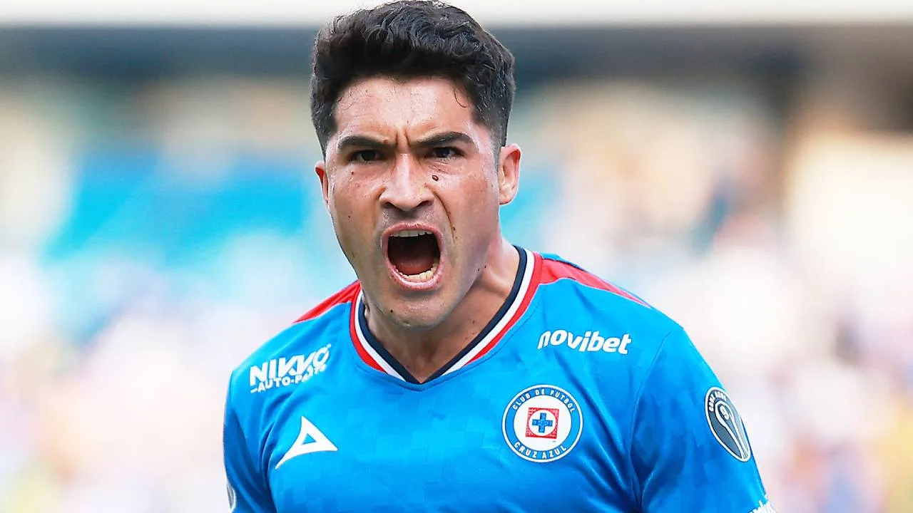 Cruz Azul vs América:  Nico Ibáñez sale en muletas