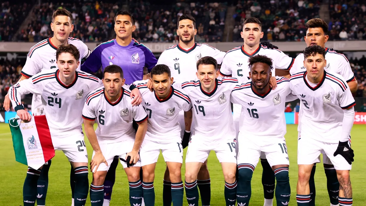 El hijo de una estrella del Tri luce extraño jersey de Cristiano Ronaldo.