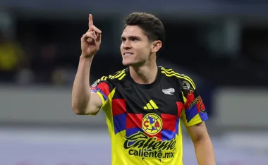 Israel Reyes, América