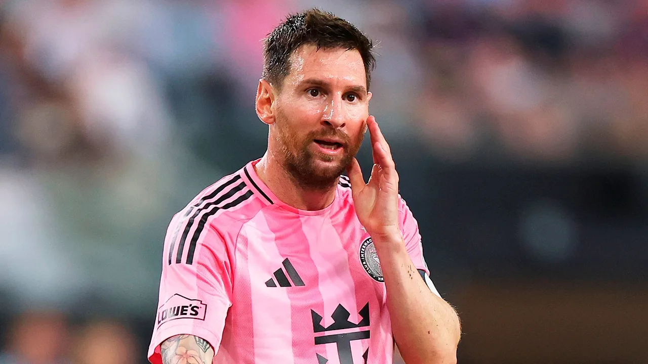 Lionel Messi protagoniza insólito momento con un fotógrafo.