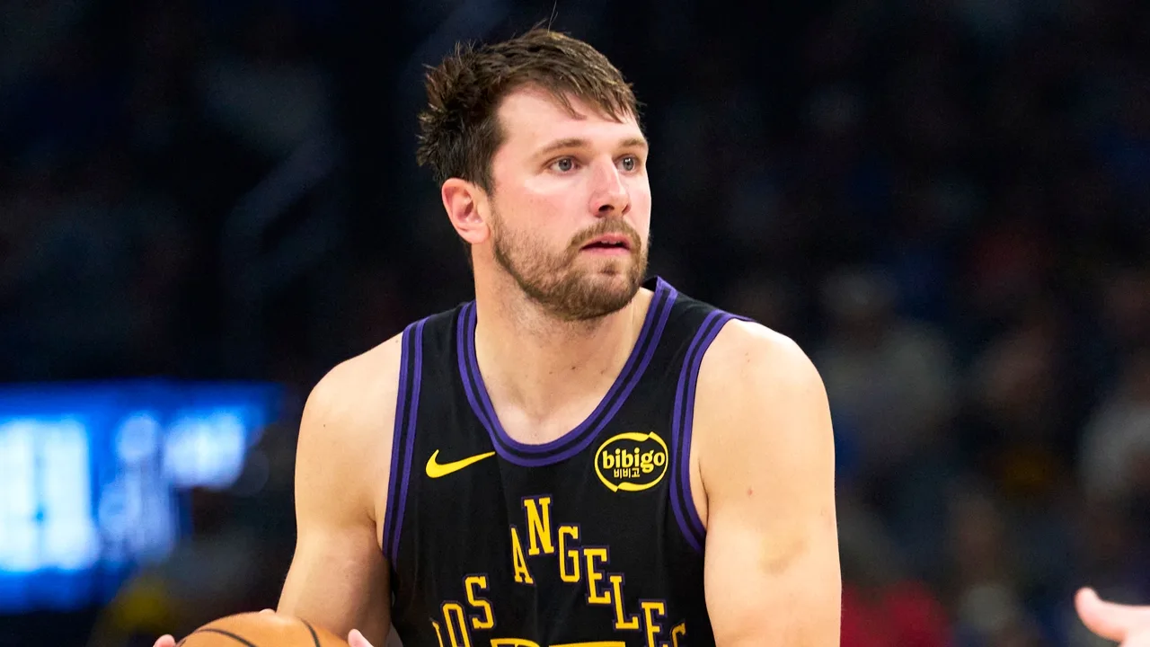 Luka Doncic sufre fuerte lesión en Los Angeles Lakers.