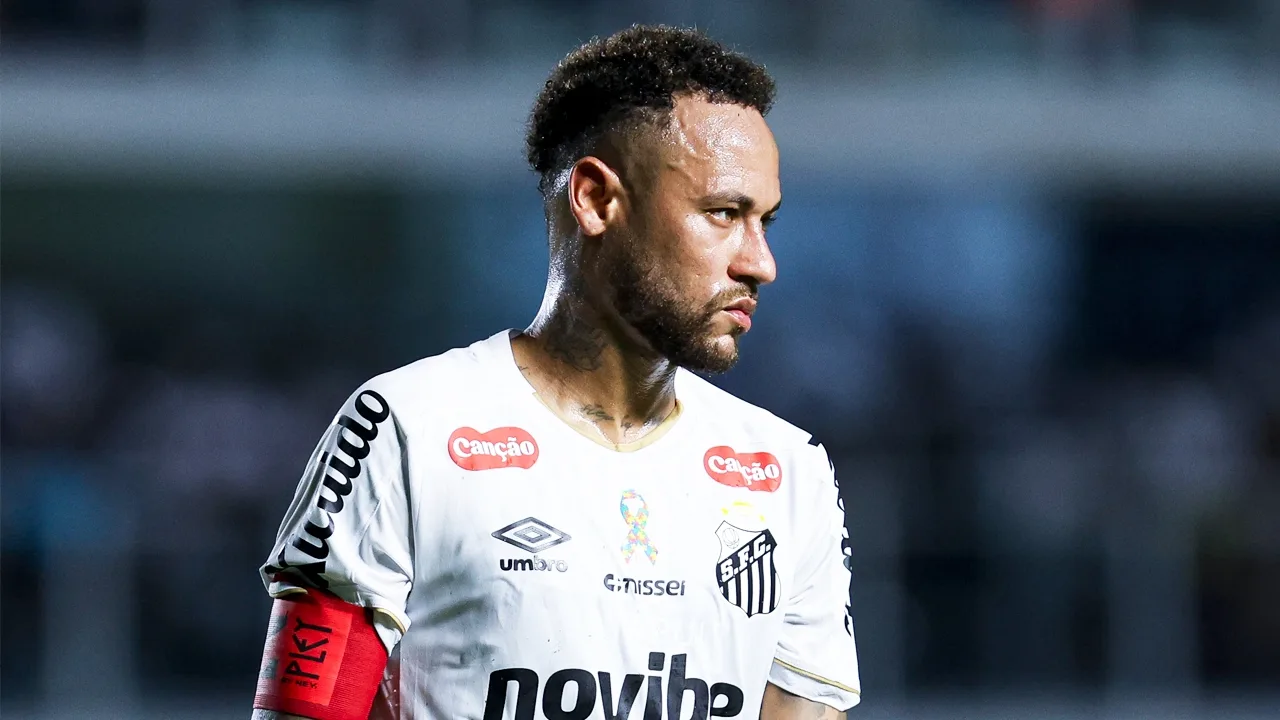 Neymar podría dejar Santos y marcharse a un nuevo equipo.