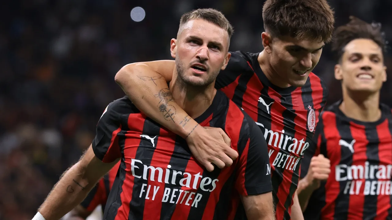 Santiago Giménez, AC Milan 