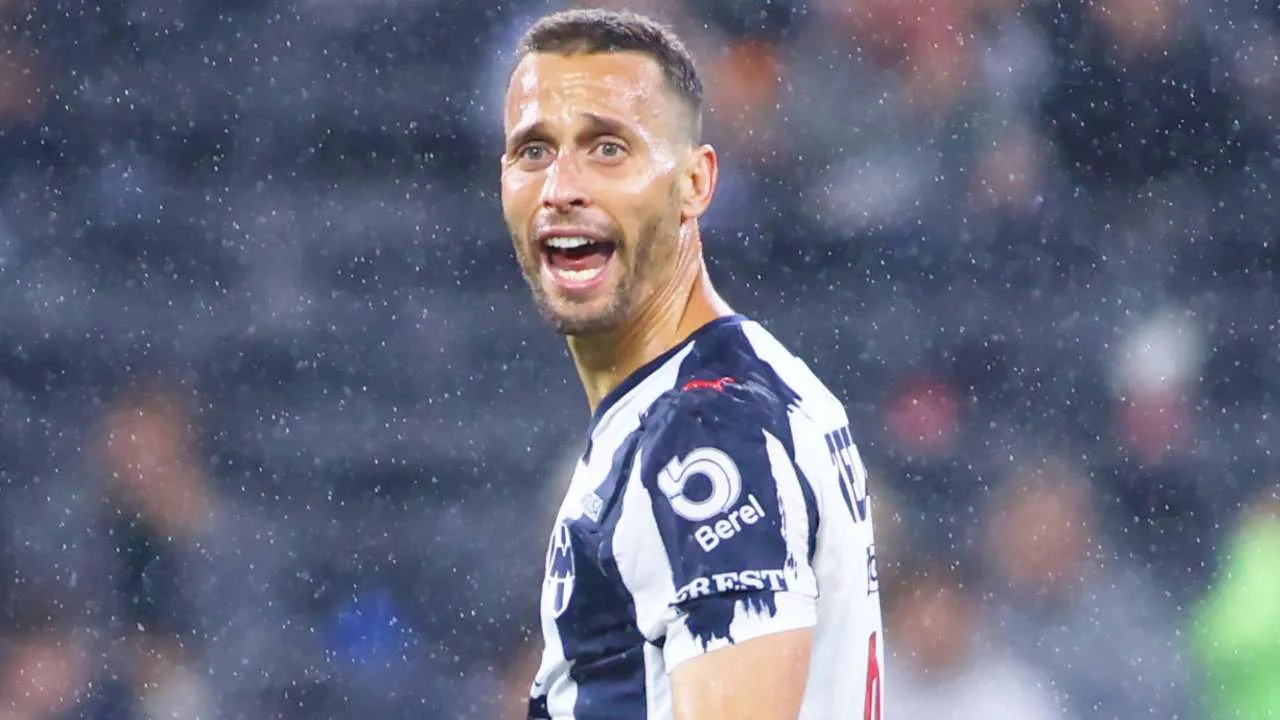 Sergio Canales no jugó en Rayados Monterrey vs Puebla por esto
