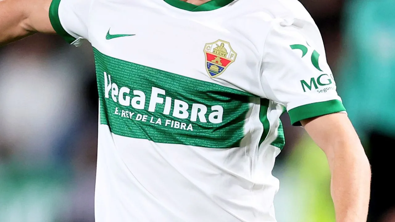 Tigres tendría en la mira a futbolista que juega en Europa y se lo ganaría a dos históricos de España.