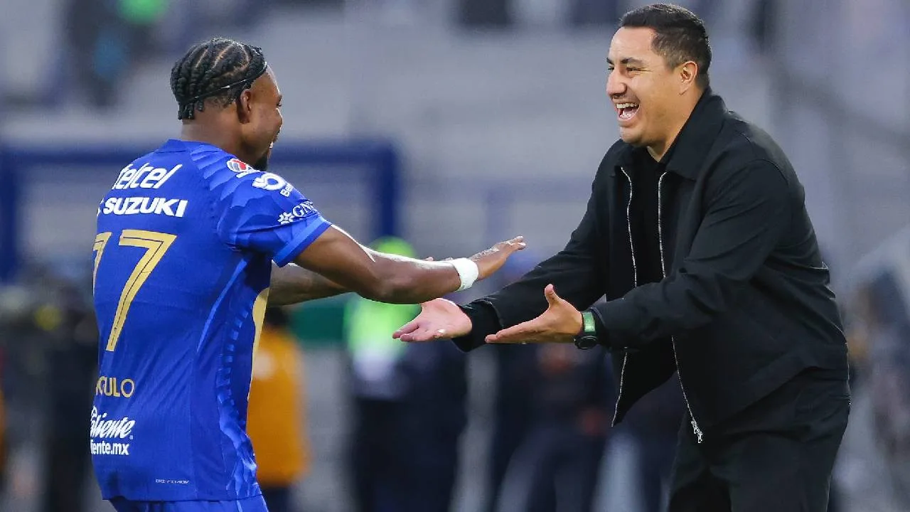 Álvaro Angulo y Efraín Juárez.