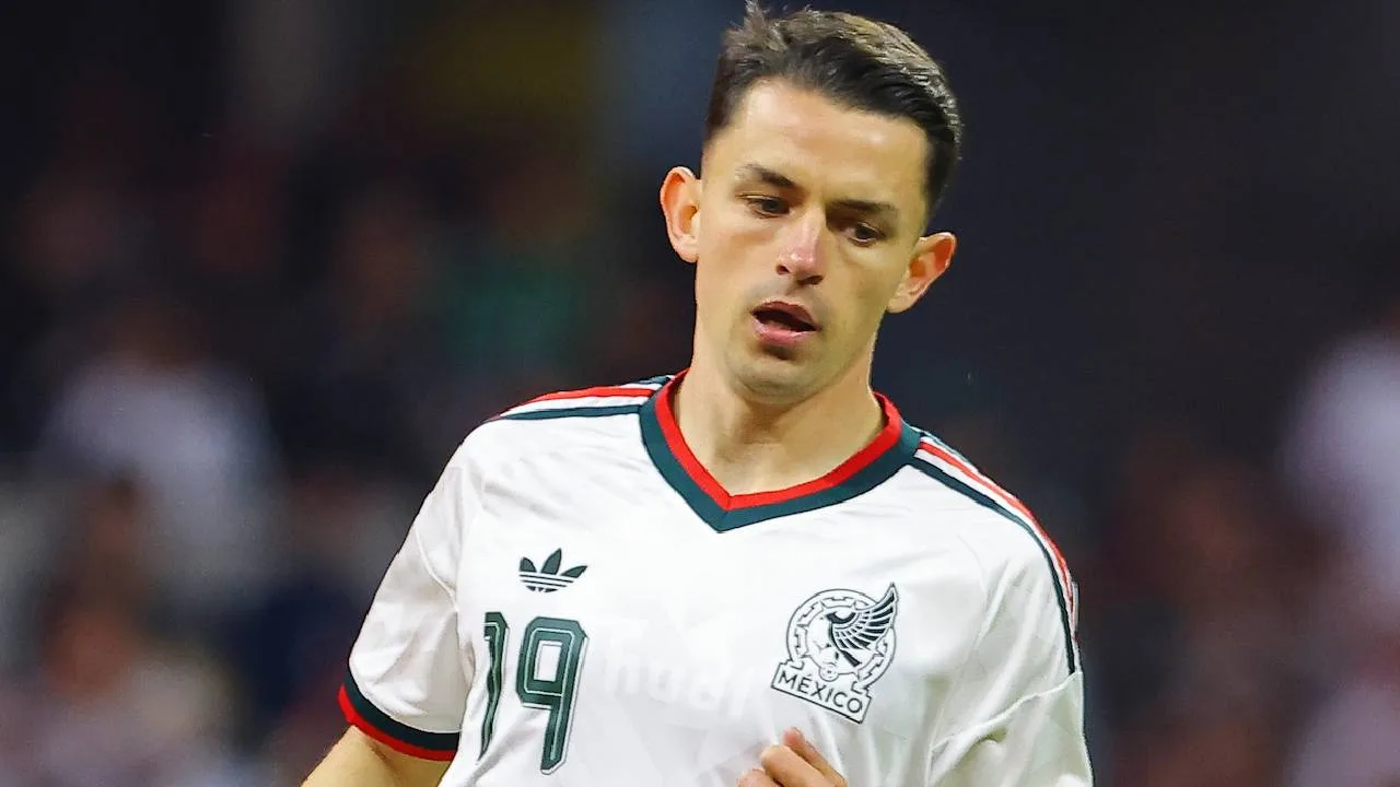 Álvaro Fidalgo, jugador del Real Betis y Selección Mexicana.