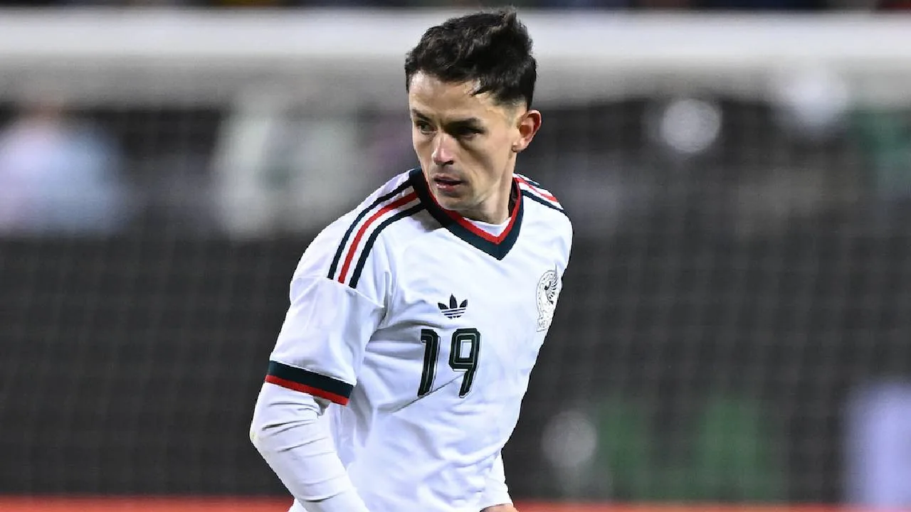 Álvaro Fidalgo, jugador del Real Betis y el Tri.