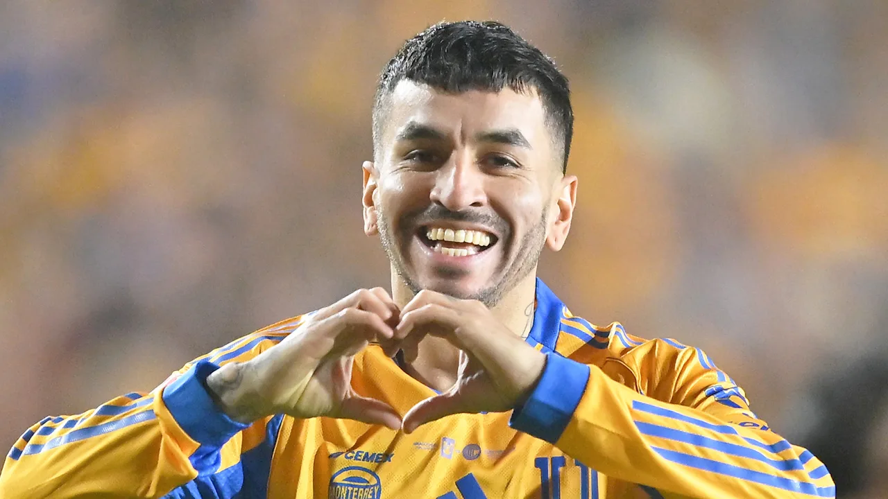 Ángel Correa y su futuro en Tigres.