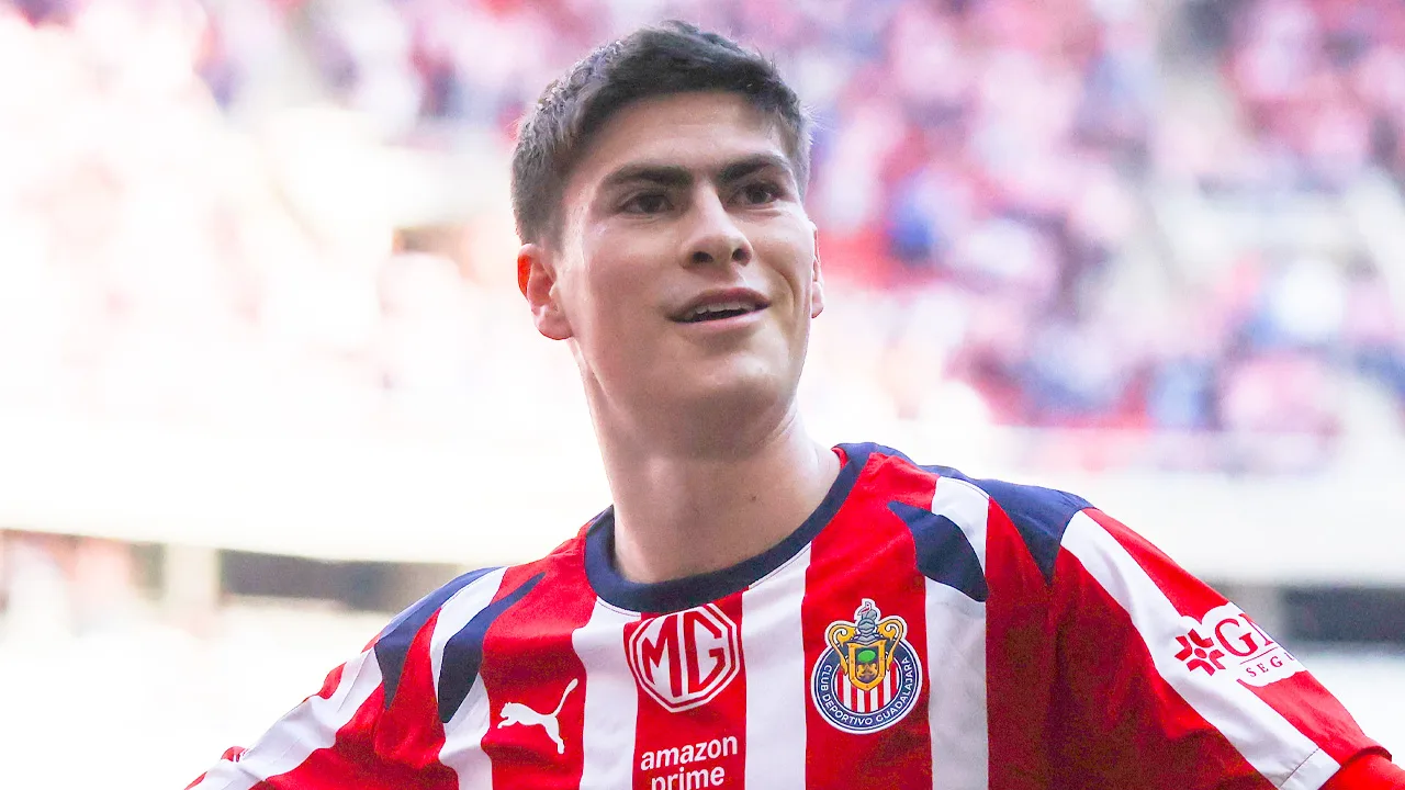 Armando González, figura de Chivas en Liga MX.