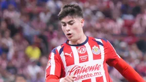 Armando González de Chivas se destaca en ranking internacional por su tremendo momento