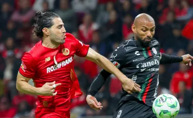 Pollo Briseño y Joao Pedro.