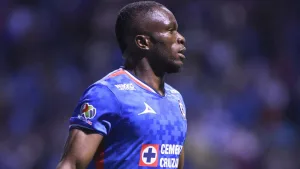 Cruz Azul tendría terribles noticias para Christian Ebere rumbo a duelo vs LAFC de la Concachampions