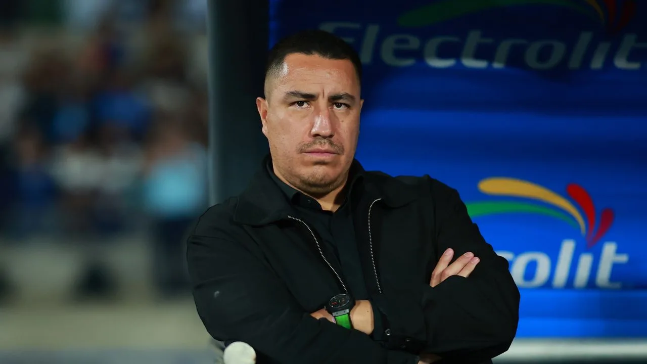 Efraín Juárez, director técnico de Pumas. 