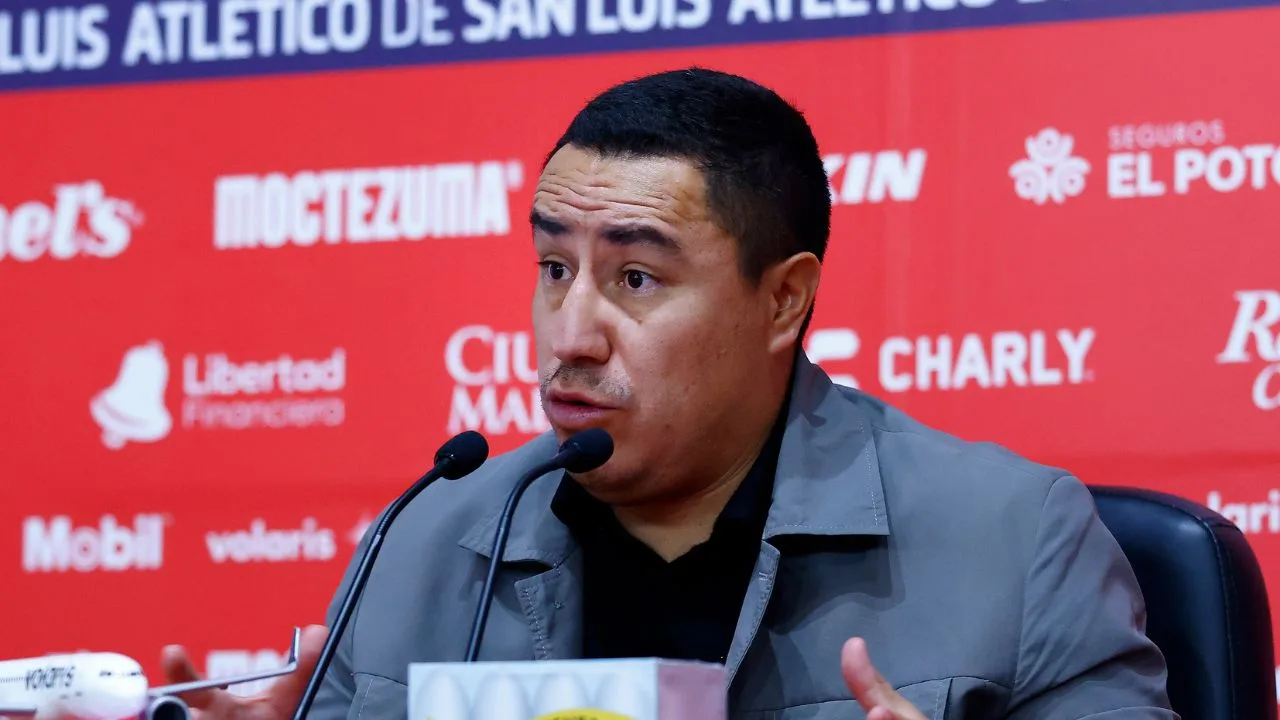 Efraín Juárez, director técnico de Pumas. 