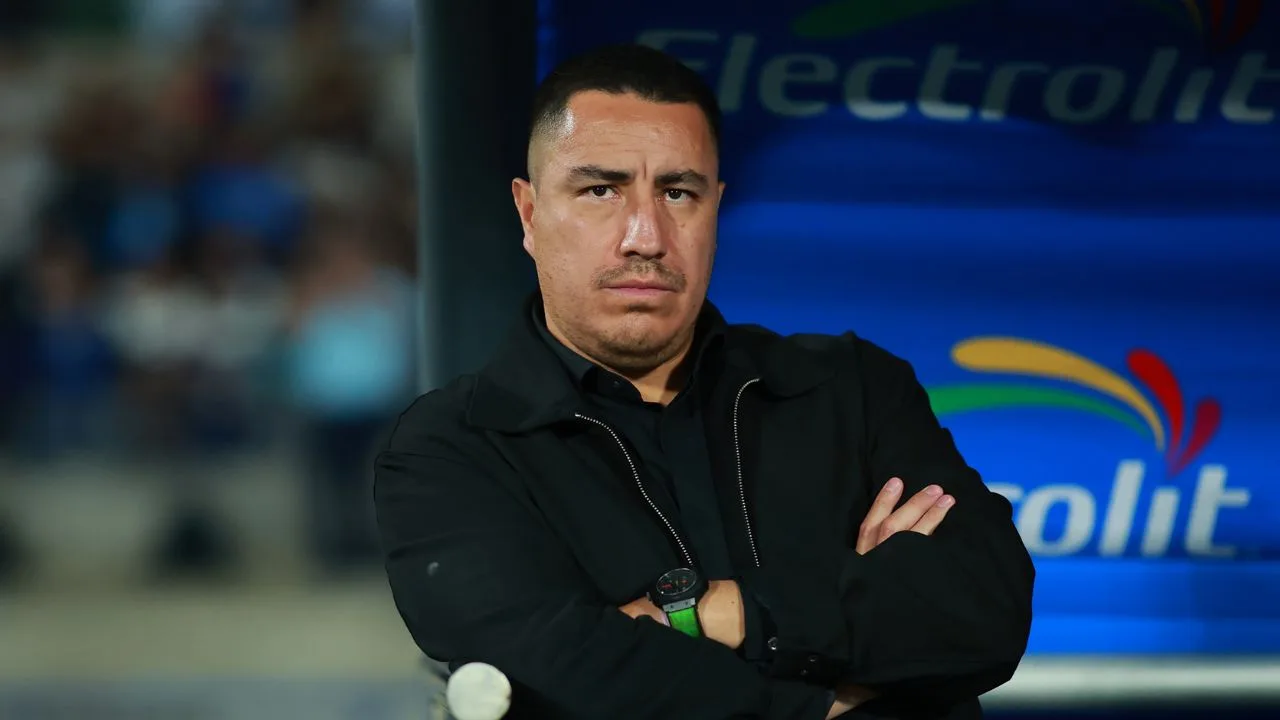 Efraín Juárez, director técnico de Pumas. 