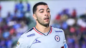 Erik Lira de Cruz Azul suma un pretendiente más: revelan presunto interés de un grande de Europa