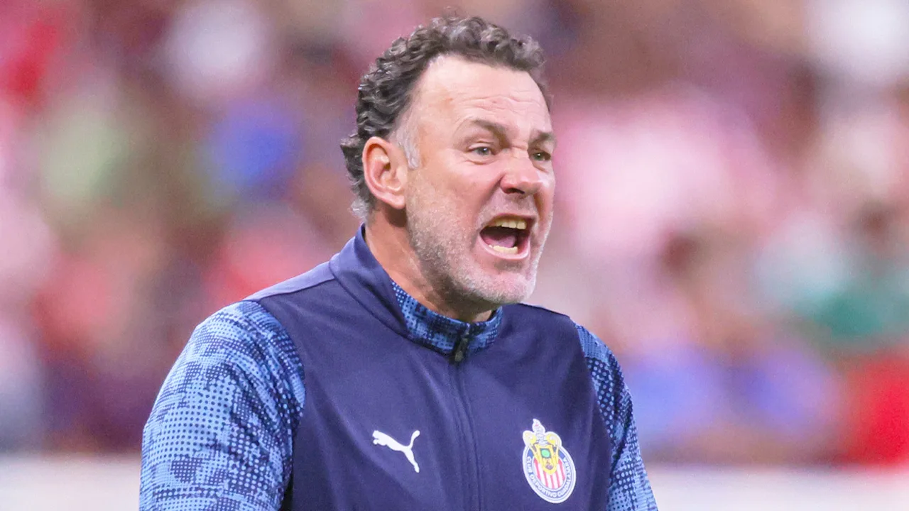 Gabriel Milito, DT de Chivas.