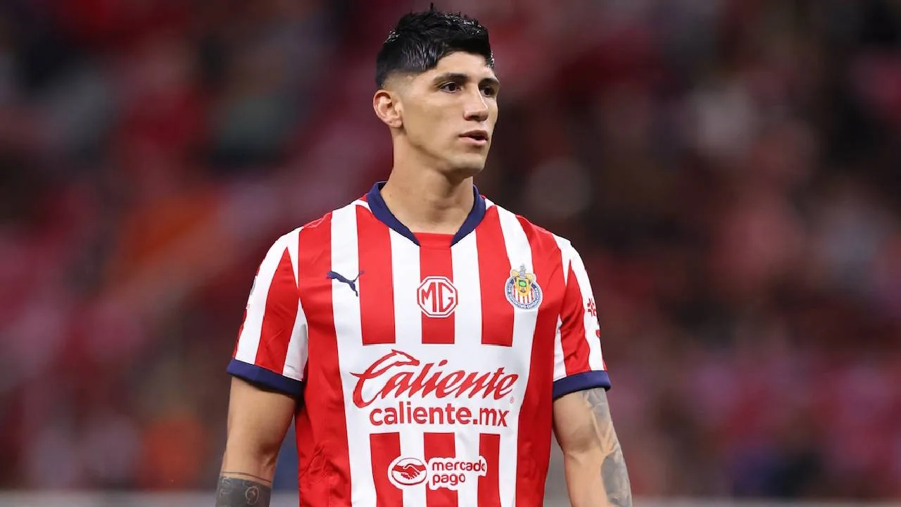 Alan Pulido, exjugador de Chivas.