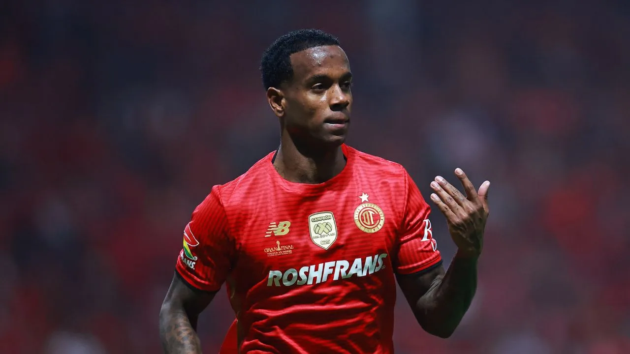 Helinho, jugador del Toluca. 