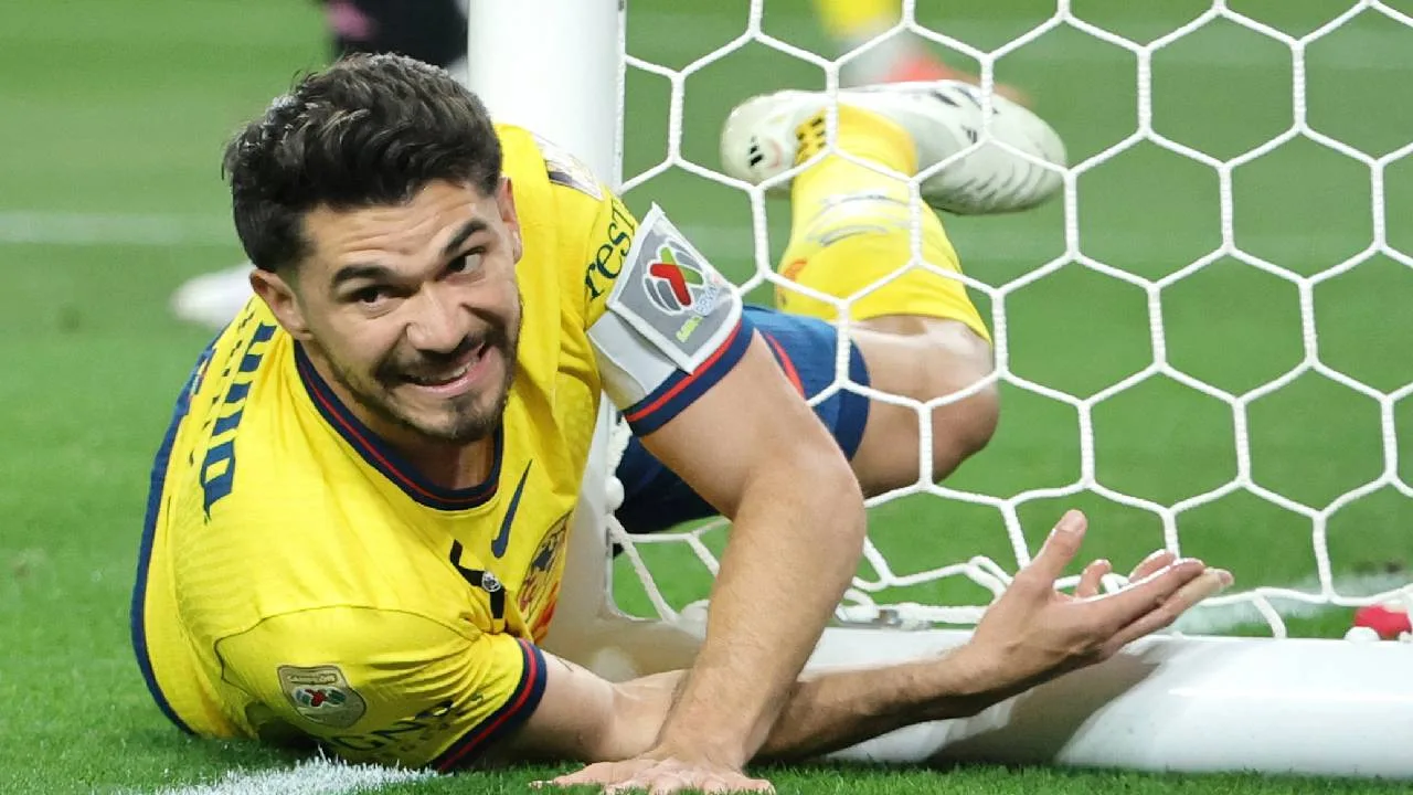 Henry Martín, delantero mexicano.