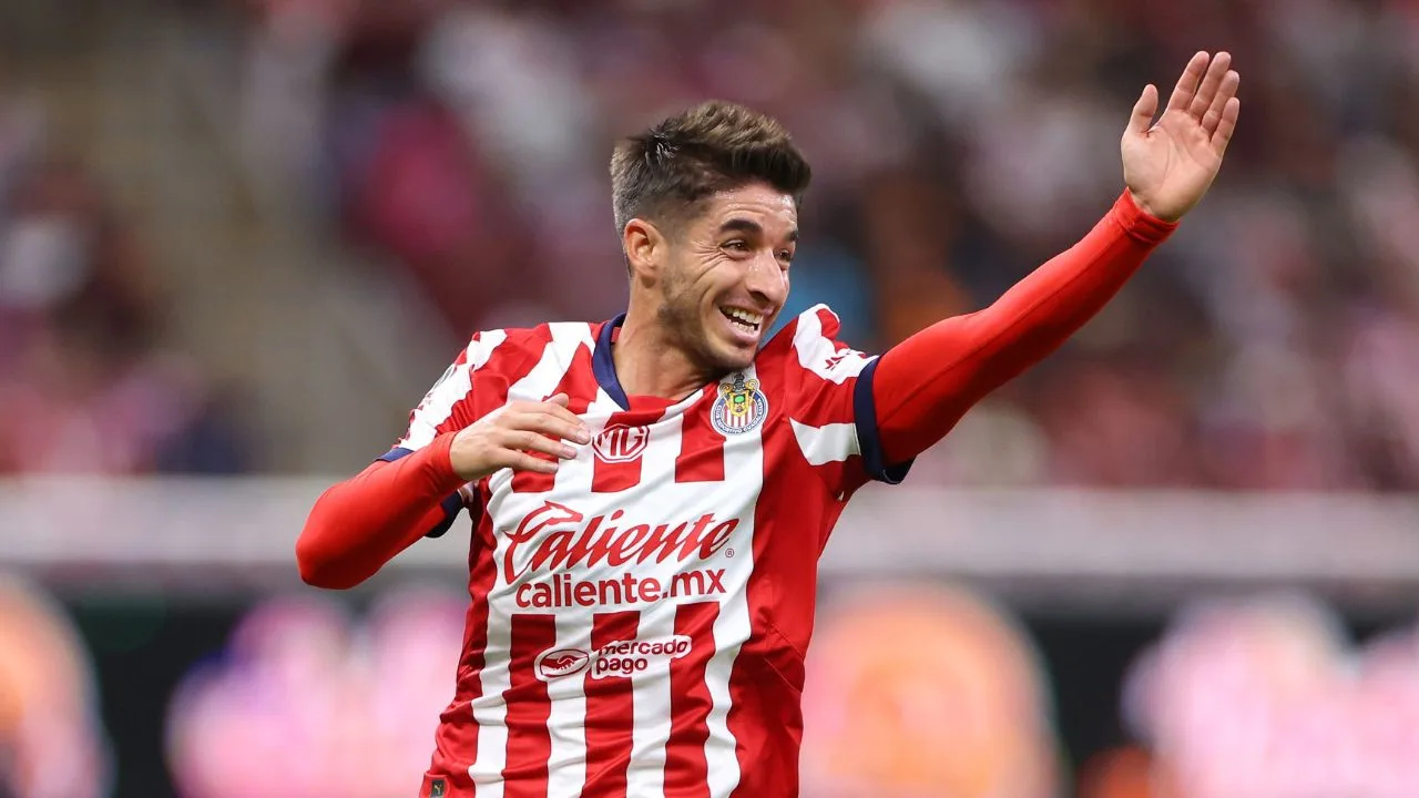 Issac Brizuela, ex jugador de Chivas. 