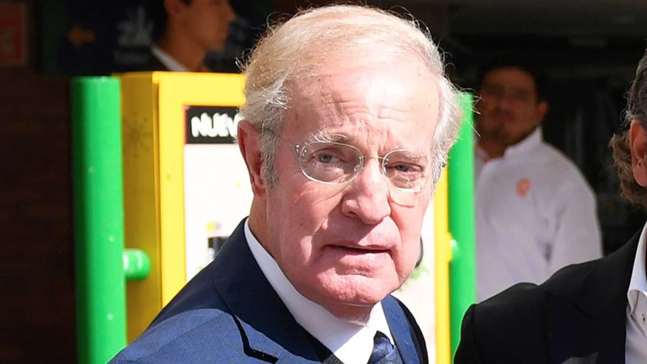 José Ramón Fernández se disculpa tras lanzar pedrada a la forma en que se maneja el país.