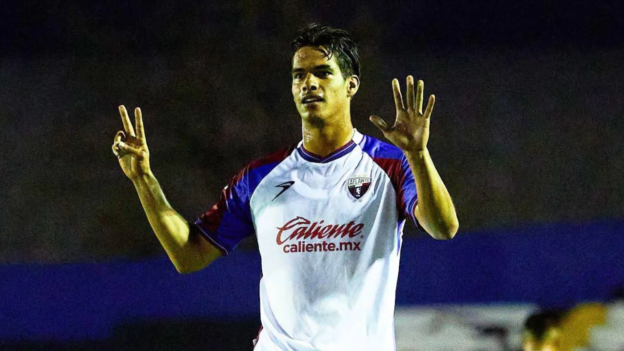 Luis Puente, jugador del Atlante. 