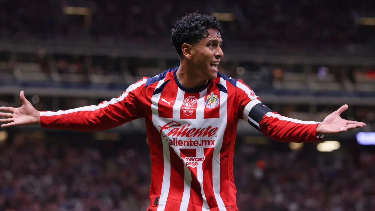 Luis Romo, jugador de Chivas. 