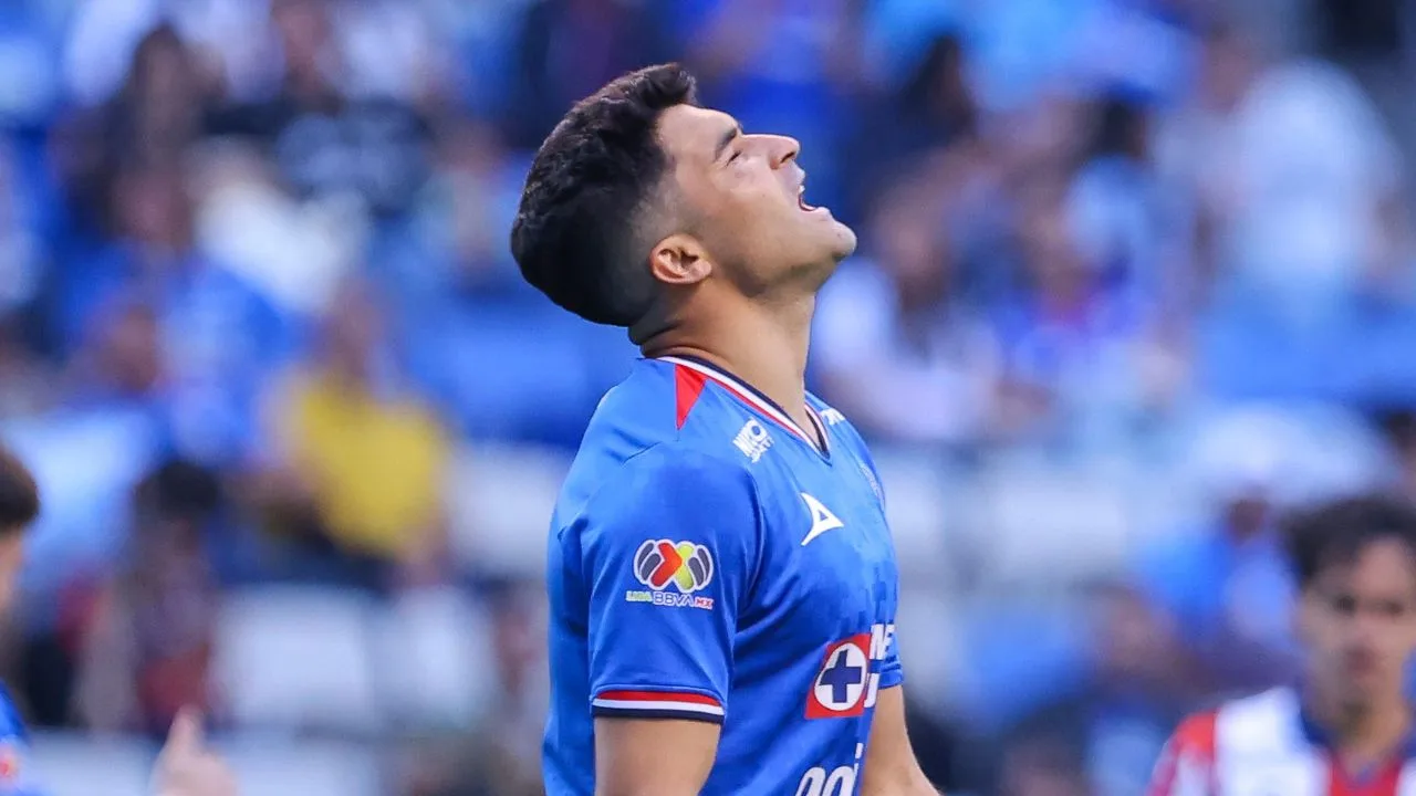 Nico Ibáñez, delantero de Cruz Azul. 