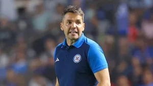 Nicolás Larcamón y el problemón en el que habría metido a Cruz Azul a una jornada de la Liguilla