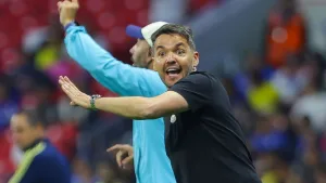 Cruz Azul: Nicolás Larcamón hace desesperada promesa a la hinchada tras el fracaso en Concachampions 2026