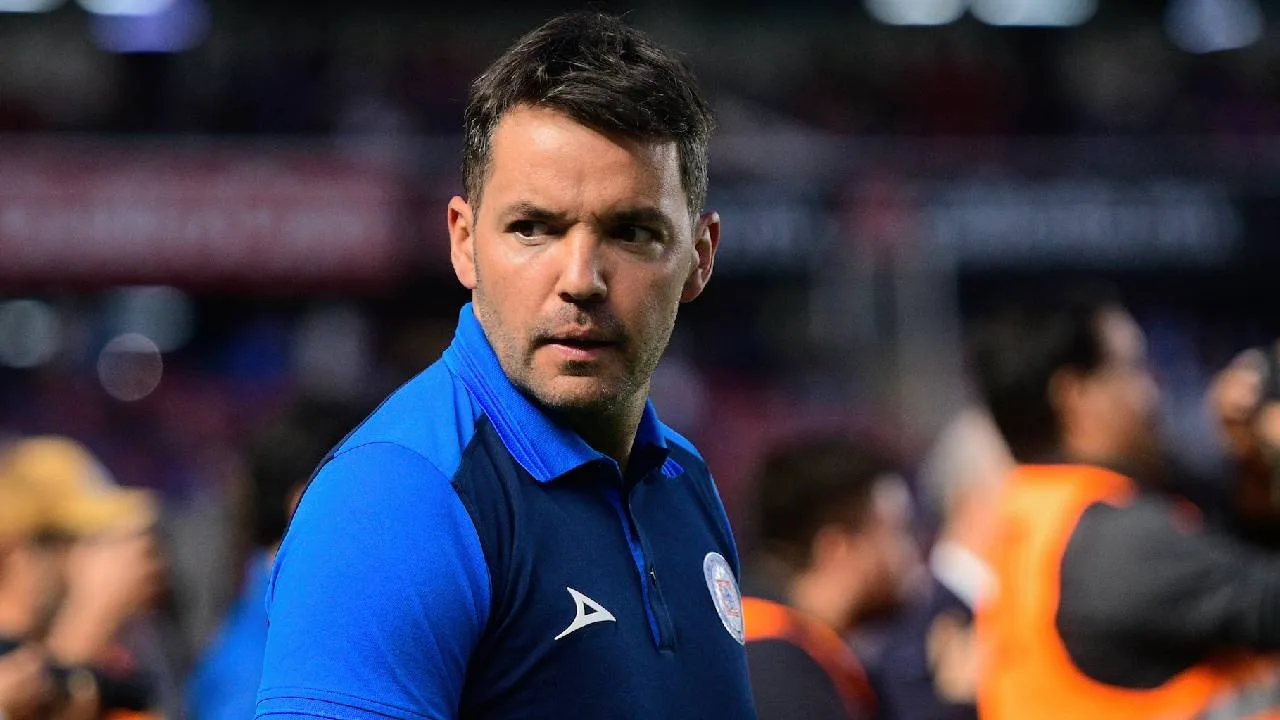 Nicolás Larcamón, DT de Cruz Azul-