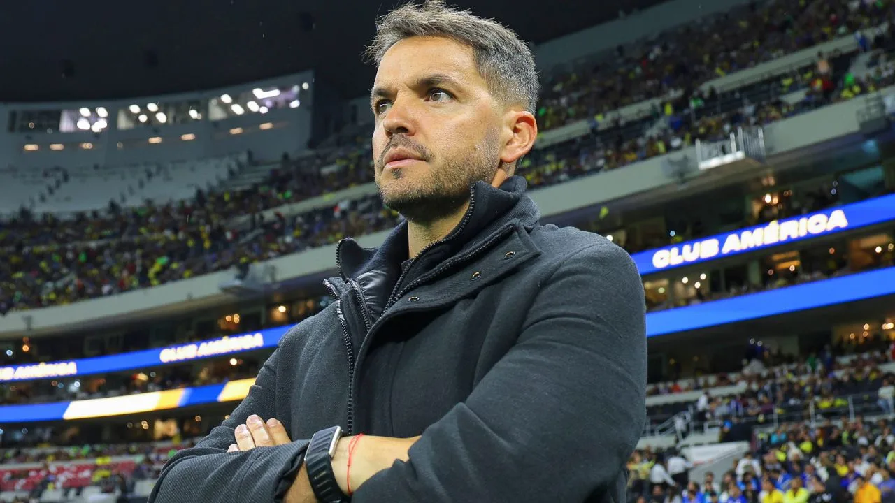 Larcamón rompe el silencio sobre la lesión de Nico Ibáñez y revela qué pasa con el jugador de Cruz Azul.