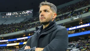 Cruz Azul ya no tendría paciencia con Nicolás Larcamón y coquetearía con dos pesos pesados