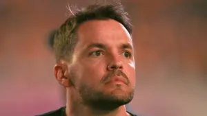 Nicolás Larcamón sacude al Cruz Azul y pone en juego la portería entre Andrés Gudiño y Kevin Mier