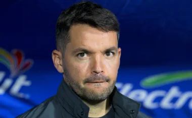 Nicolás Larcamón, DT del Cruz Azul.