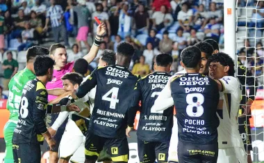 Polémico final en Pachuca vs Pumas.