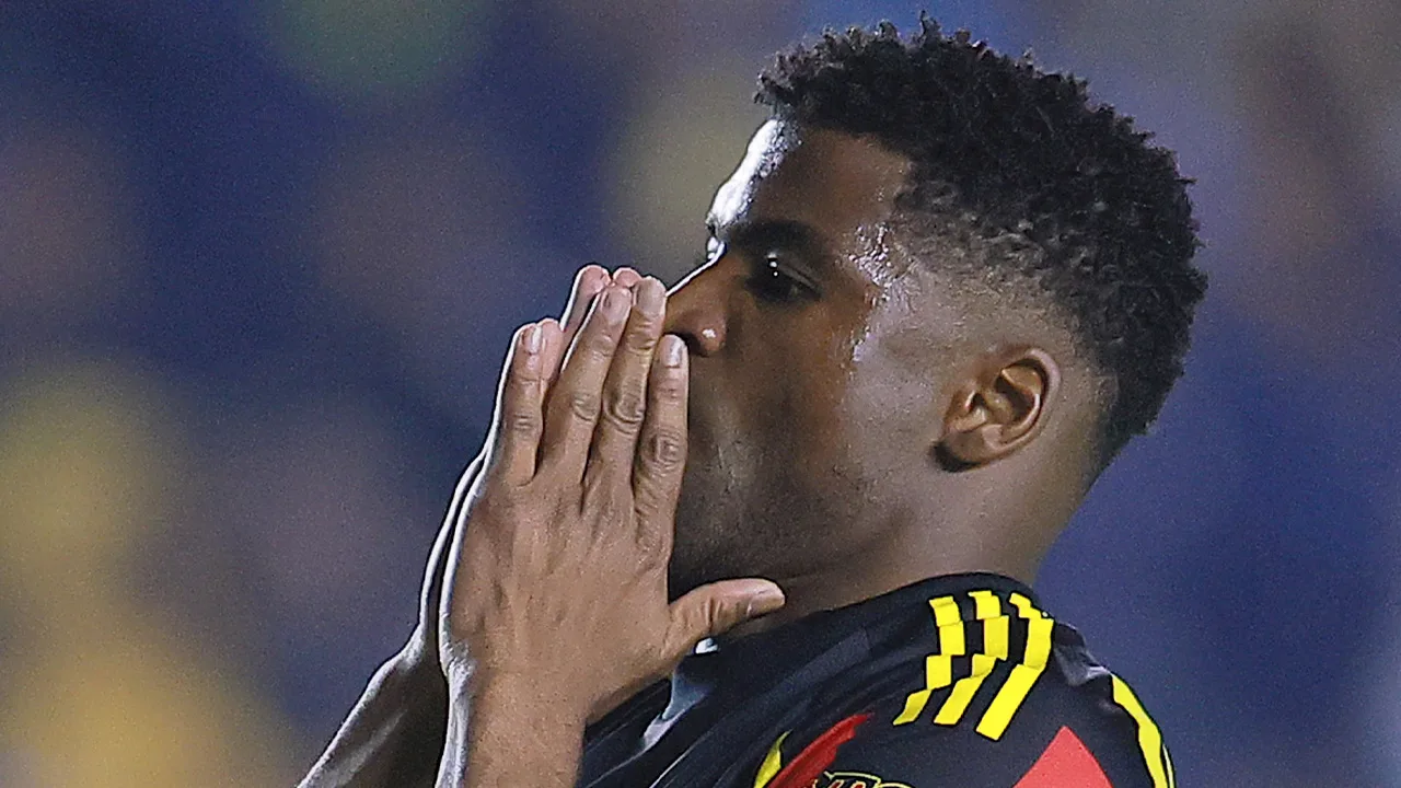 Pantera Zúñiga se pierde gol increíble.