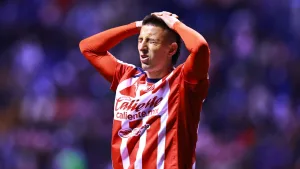 Piojo Alvarado vuelve a meter a Chivas en la polémica por otra “bromita” a Cotorro González