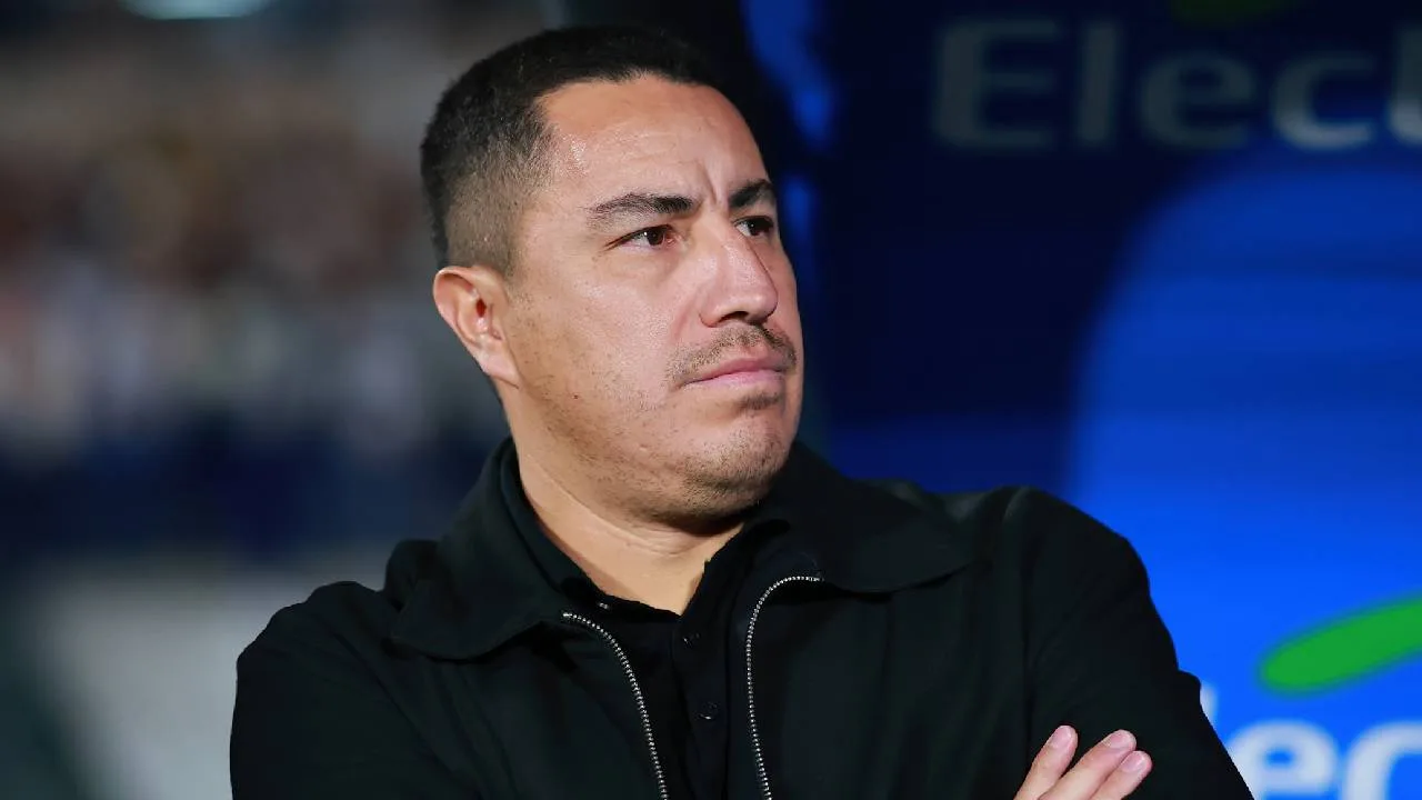 Efraín Juárez, DT de Pumas.