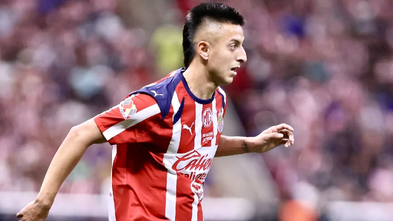 Piojo Alvarado es una pieza importante en Chivas.