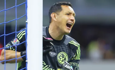 Rodolfo Cota asusta al América.