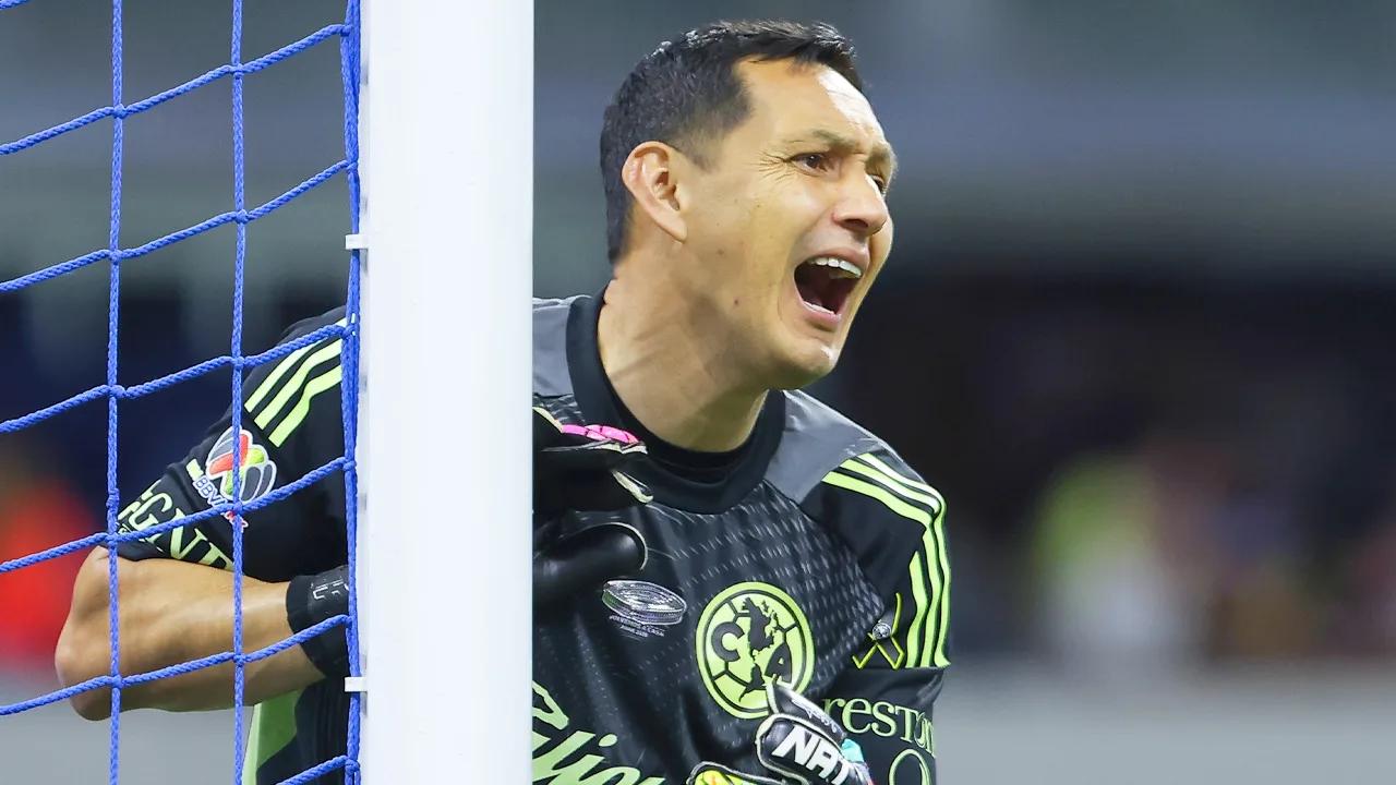 Rodolfo Cota asusta al América.