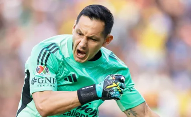 Rodolfo Cota se luce en Concachampions.