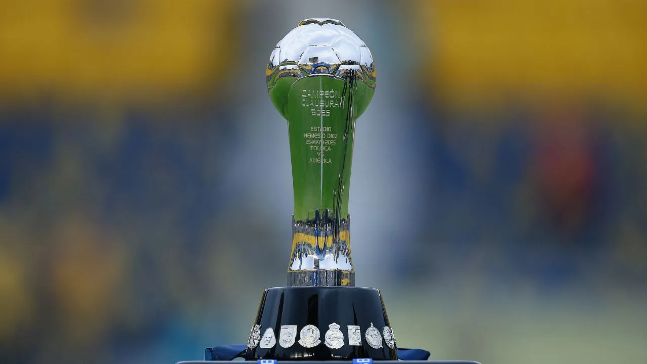 Trofeo de la Liga MX. 
