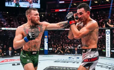 Conor McGregor vs Max Holloway