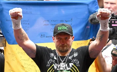 Oleksandr Usyk se llevó la victoria pero se cuestionó el resultado.